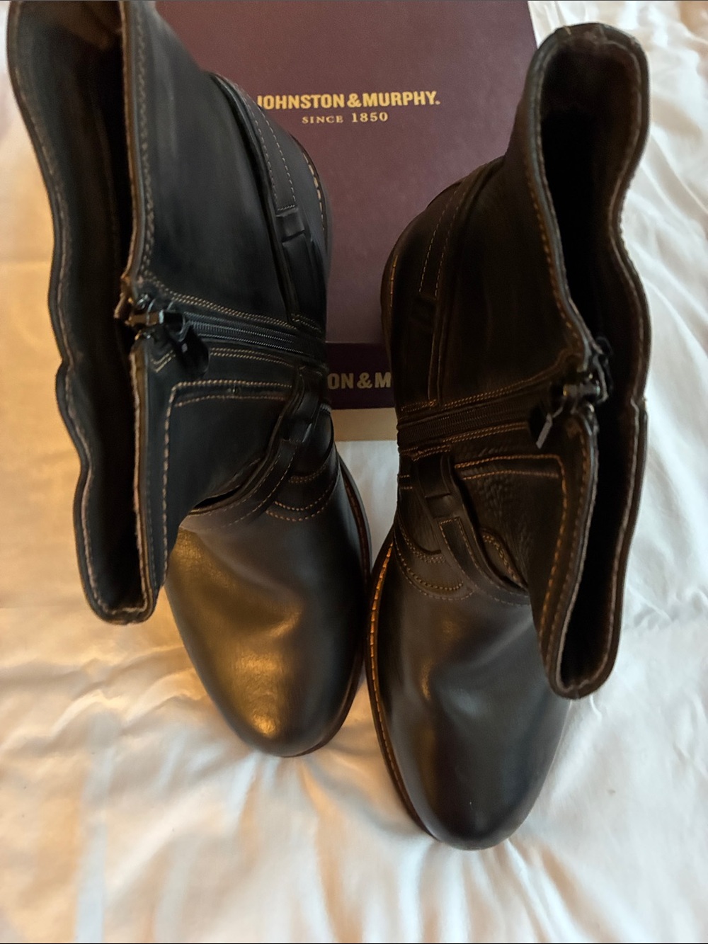Johnston & Murphy Black Leather Side Zip Ankle Boots with Contrast Stitching